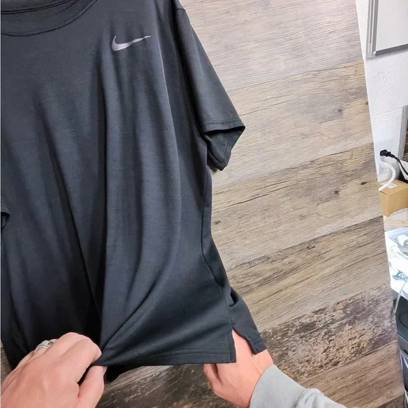 Nike Men's Black Short Sleeve Tee - Picture 7 of 9